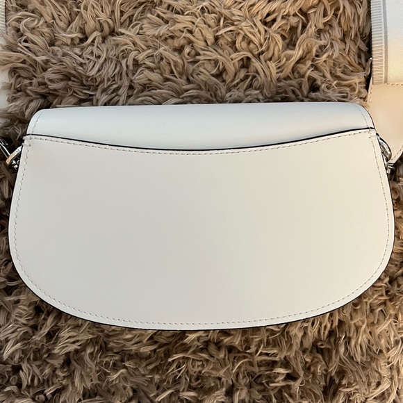 NWOT Michael Kors Mila Medium Leather Messenger Bag in Optic White - Picture 4 of 12